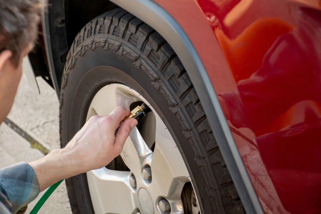 tire pressure of quality used car at the auto connection